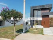 Casa térrea em Condomínio 3 suítes Villagio Wanel