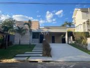 Casa térrea em condomínio à venda no Cond. Campos de...