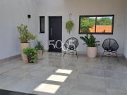Casa térrea em condomínio à venda no Condomínio Village...