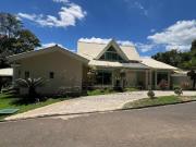 CASA TERREA EM CONDOMINIO COM 4 SUITES SENDO 2 CLOSET ...