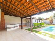 Casa térrea em condomínio fechado, 4 quartos sendo 3...