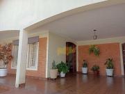 Casa com 3 dormitórios à venda, 192 m² por R$ 640.000,00...