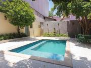 Casa térrea em vila fechada,com piscina e jardim na...