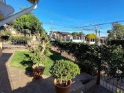 Casa térrea, estilo sítio, no Campestre