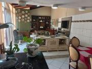 Casa Térrea Lote Inteiro Casa de Rua com 3 Quarto s por...