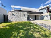 Casa térrea no Alphaville Nova Esplanada, localizado na...