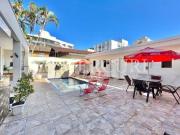 Casa Térrea no Guarujá, Enseada, com Área Gourmet, 5...