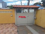 Casa Térrea no Jardim Jussara com Edícula e Excelente...