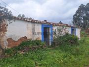 Casa térrea para reconstruir, com bonita vista campo,...