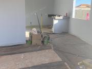 Casa térrea pronta para viver em harmonia com a natureza