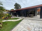 CASA TÉRREA RECÉM REFORMADA COM 5 DORMITÓRIOS NO ITAGUÁ