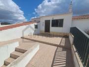 Casa terrea, tipica, com varios terrenos rusticos, na...