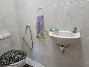 Casa tipo apartamento varanda, sala e 2 quartos