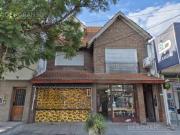 Casa tipo Chalet con dos locales comerciales en Boulogne
