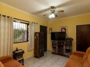 Casa tipo para venda com 2 quartos, 84m²