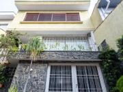 Casa tipo para venda com 3 quartos, 244m²