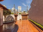 Casa tipo para venda com 3 quartos, sendo 3 suítes, 265m²