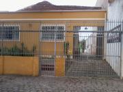 Casa tipo republica prox da PUC FAMILIAR ?