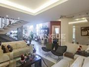 Casa tipo sobrado com 3 dormitórios e 5 vagas de...