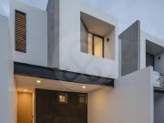 Casa tipo TH de 3 rec?maras y alberca dentro y al norte...