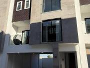 Casa tipo Townhome en Venta – Las Plazas, Zona Agua...