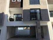 Casa tipo Townhome en Venta – Las Plazas, Zona Agua...