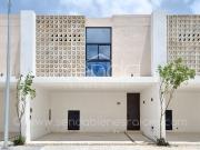 Casa tipo townhouse en venta en Boreana Residencial con...