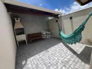Casa toda planejada com área de churrasco, 02 vagas e...