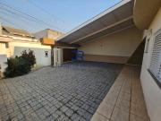 Casa top à venda prox. a Al. Lucas N. Garcez, Atibaia/SP