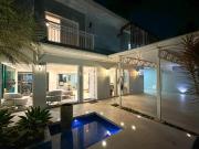 Casa totalmente reformada, 500 m², 5 suítes, 6 vagas, à...