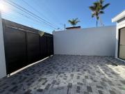 CASA TOTALMENTE REMODELADA DE UNA PLANTA, 3...