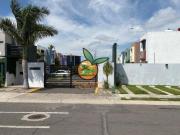 CASA TOTALMENTE REMODELADA EN CONDOMINIO CORUÑA, ZAPOPAN