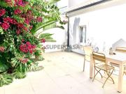 Casa totalmente renovada com muito charme, no coração de...
