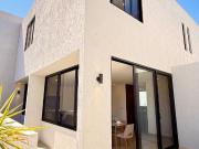 Casa / Townhouse, Opción a 3 Recámaras en Nuevo Refugio,...