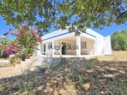 Casa Tradicional de 3 quartos para Renovação com Piscina...