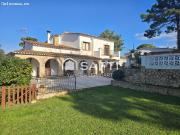 Casa tradicional de 5 habitaciones en una parcela...