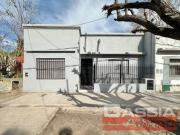 CASA TRES AMBIENTES Y MEDIO, EN PLANTA BAJA CON AMPLIO...