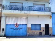 Casa tres dormitorios en alquiler. Constitución 2500