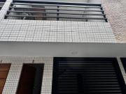 CASA TRIPLEX, 03 SUÍTES EM LOCALIZAÇÃO PRIVILEGIADA!