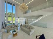 Casa Triplex com 4 Dormitórios, 4 Suítes, 583 m², à...