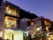 Casa Triplex com elevador no condomínio Pedras Altas no...