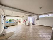 Casa Triplex de Alto Padrão com 4 Vagas, Segurança...