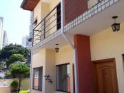 Casa Tríplex em condomínio fechado com 203m², 3...