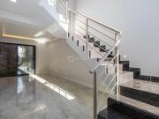 Casa triplex em condomínio no Pilarzinho!