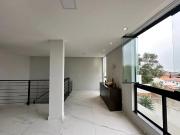 Casa triplex em São Francisco com vista livre para o mar