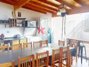 CASA TRIPLEX en venta con TERRAZA y QUINCHO