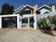 Casa | Tucano | Londrina