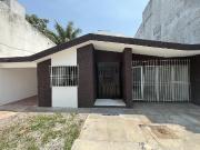 CASA U OFICINA EN RENTA EN LOS LAURELES CASA U OFICINA EN RENTA EN LOS LAURELES