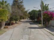 Casa ubicada a media cuadra del Parque Arboledas