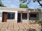 Casa ubicada en barrio cueto centenario